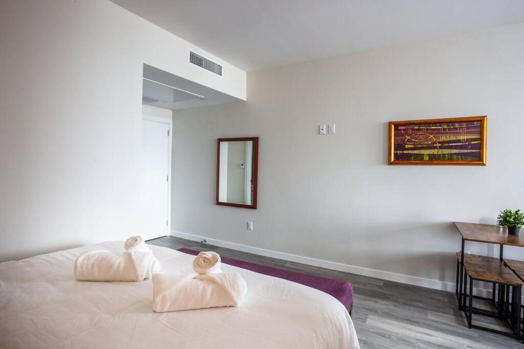 Cali King Size One Bedroom Luxurious Suite in DTSD San Diego Buitenkant foto